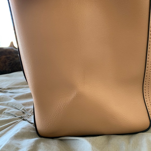 Tory Burch Robinson Tote - Picture 7 of 7